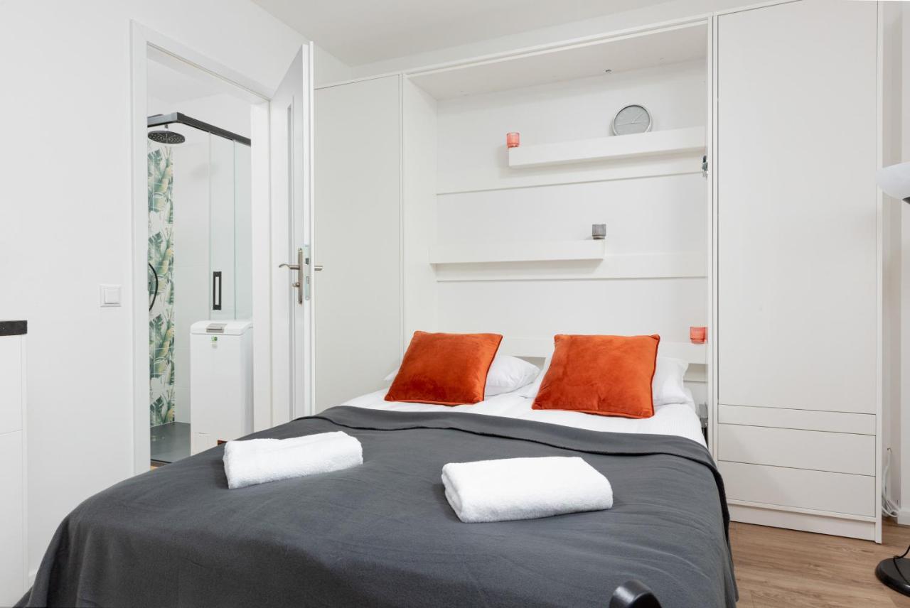 Studio Apartment Ochota Siemienskiego By Noclegi Renters Warszawa Exteriör bild